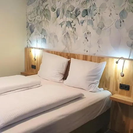 Hotell Der Hoefener Garten 3*