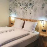 Hotel Der Hoefener Garten 3*